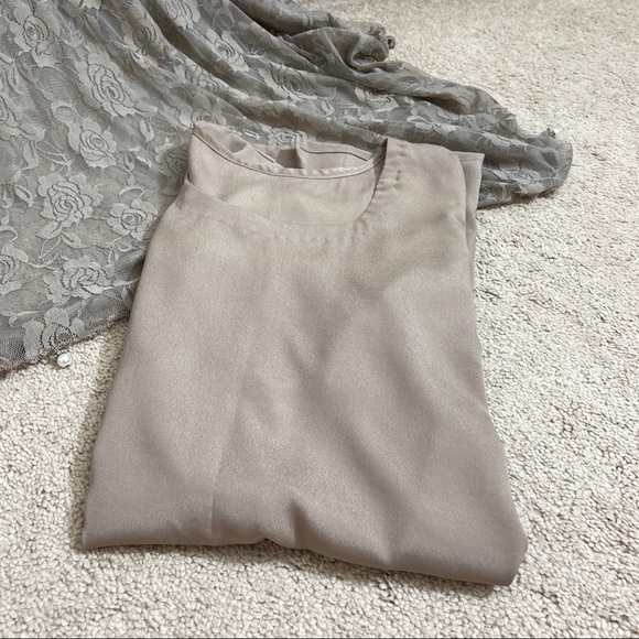 Lace net poncho - Picture 2 of 4